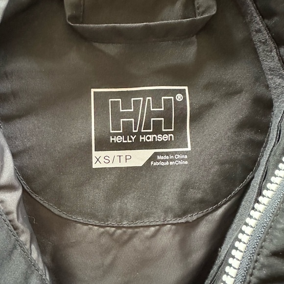 Black Helly Hansen rain jacket - Picture 4 of 4